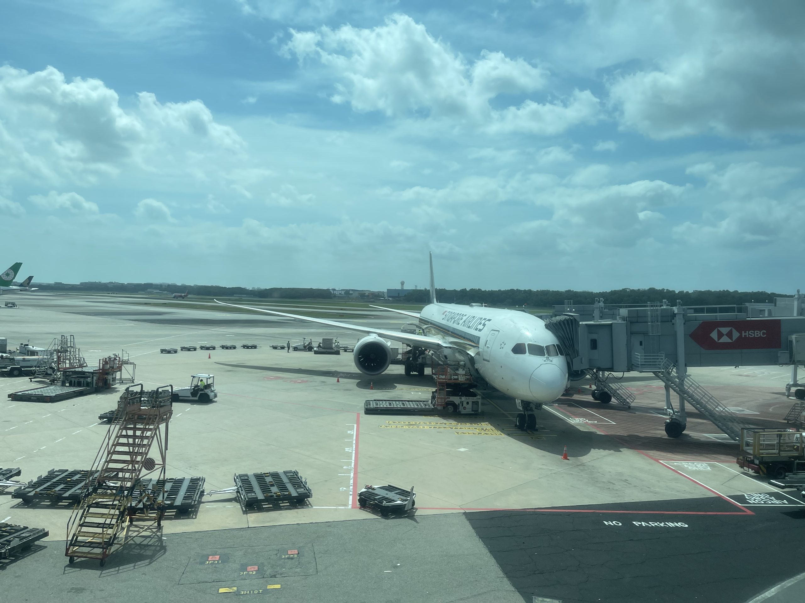 싱가포르 창이공항과 쥬얼 창이: 세계 최고의 공항 경험