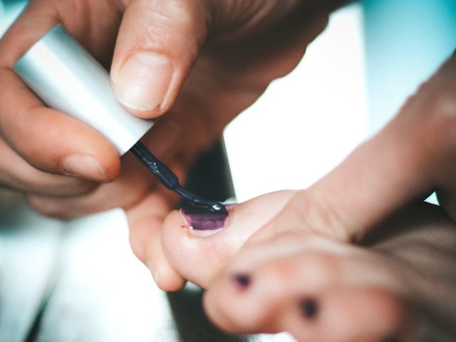 왜 손톱이 발톱보다 더 빨리 자라는지 궁금해 하진 적 있나요? 왜 손톱이 발톱보다 더 빨리 자라는지 궁금해 하진 적 있나요?