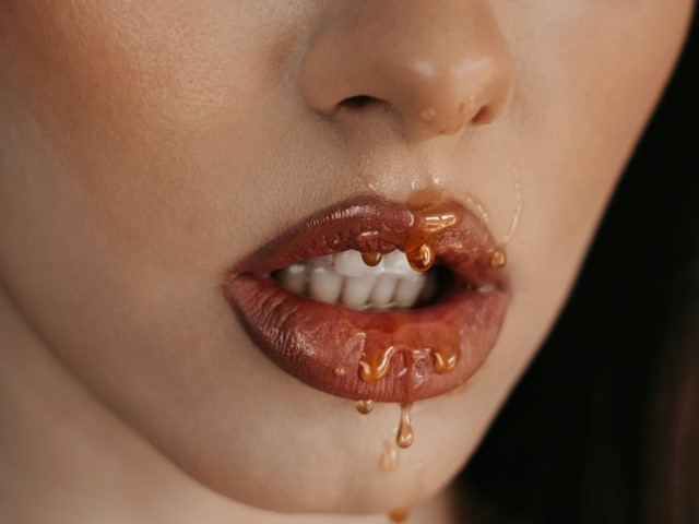 입술 건조로 인한 탈락성 입술염: 원인과 대처법